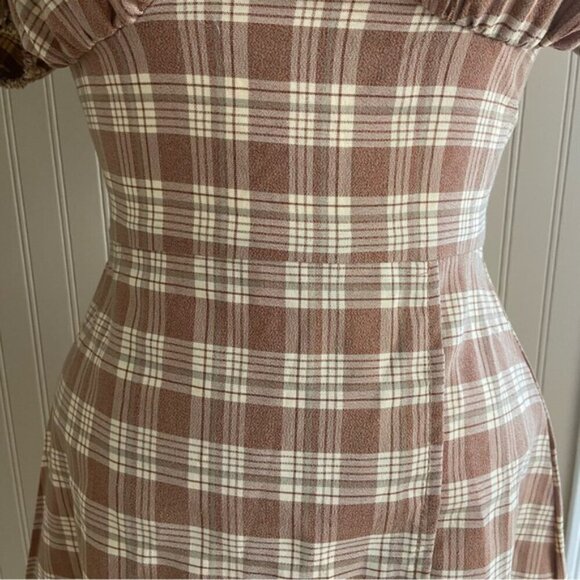 PrettyLittleThing Cream and Brown Checkered Mini Dress Women’s Size 4 - Picture 6 of 10